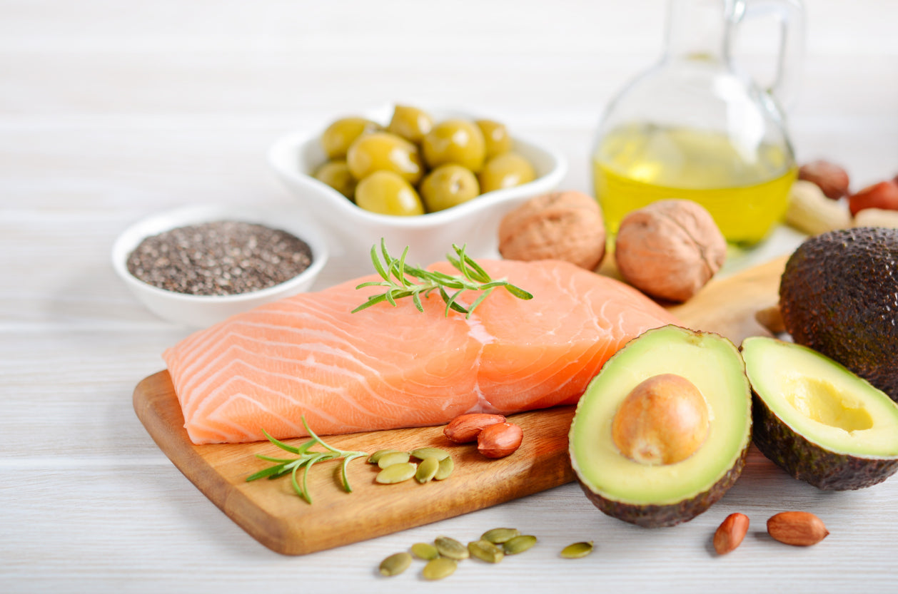 Healthy oils in foods salmon, avodaco, olive oils