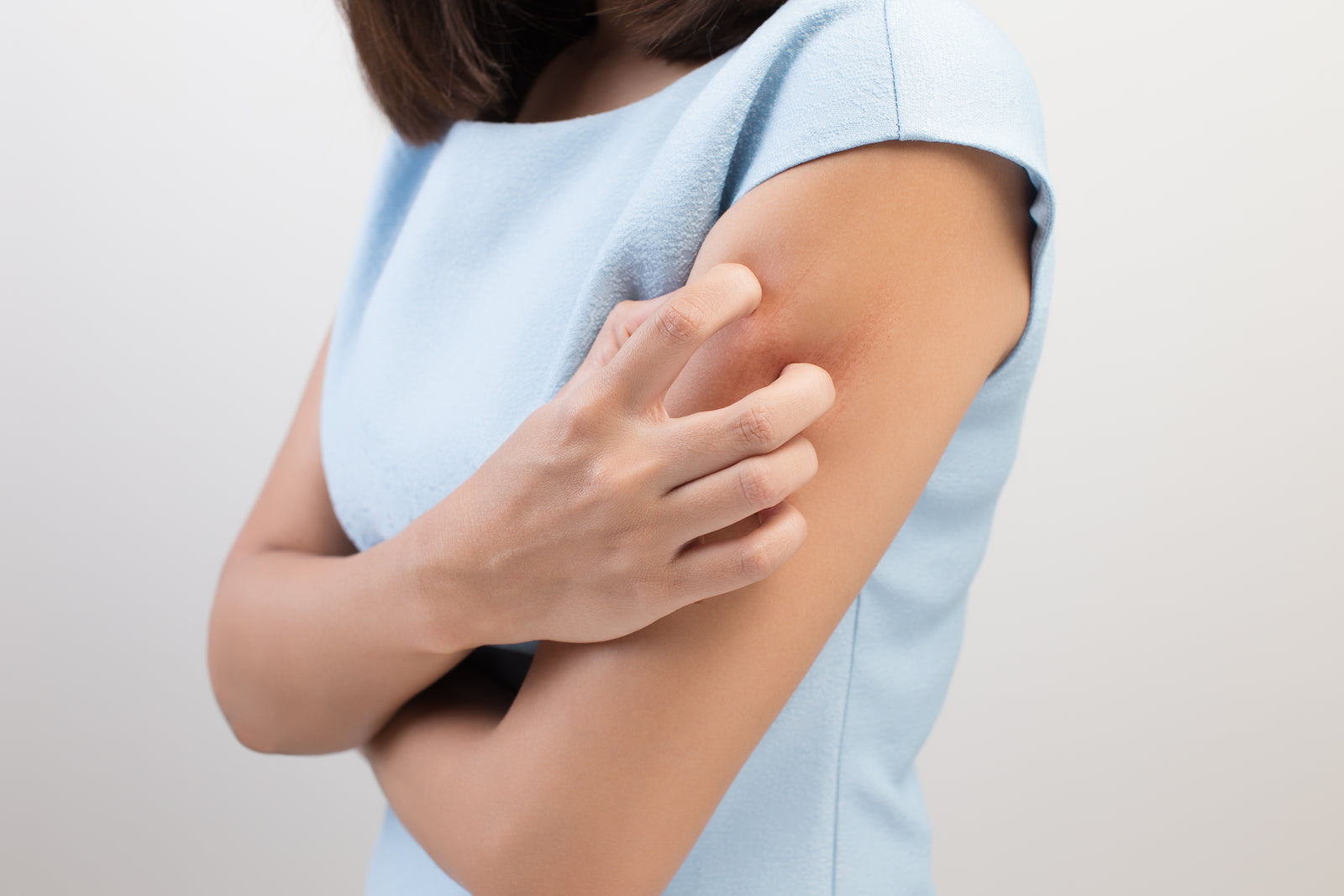 HOW TO SOOTHE DRY, ITCHY SKIN